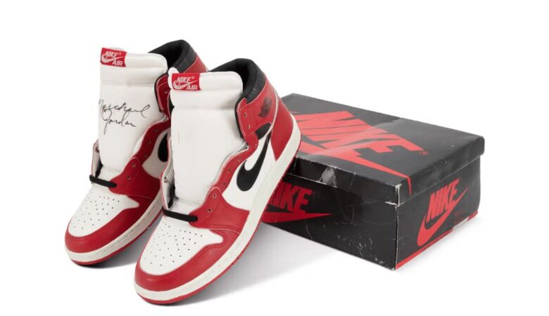 Air-Jordan-1-Chicago-1985-Sample