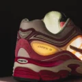 atmos x Saucony ProGrid Omni 9 Pink Flamingo - tallone con finestra Omni 9