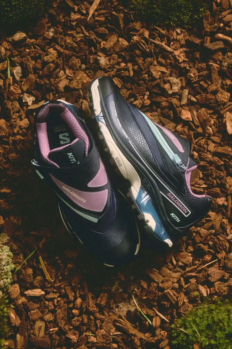 Kith x Salomon XT-VYGR2 Dark Navy Dusty Orchid Transparent - paio tre quarti"