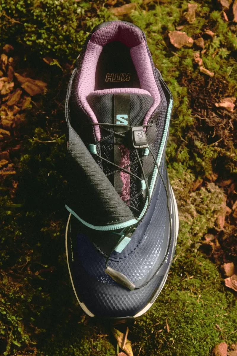 Kith x Salomon XT-VYGR2 Dark Navy Dusty Orchid Transparent - vista dall alto con copertura ripstop"