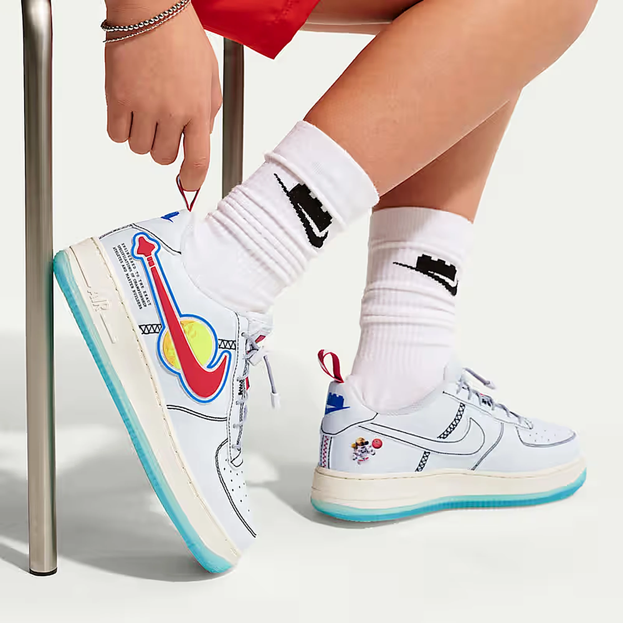 LEGO x Nike Air Force 1 Low Outer Space IU2551-100 - indossate"