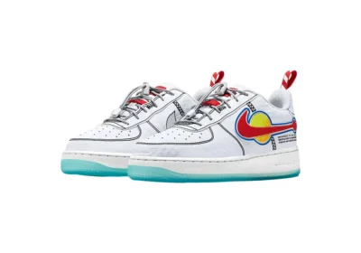 LEGO x Nike Air Force 1 Low Outer Space IU2551-100 - paio vista tre quarti copertina