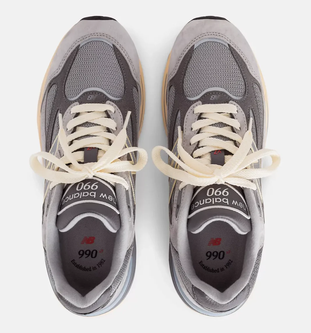 New Balance 990v7 Made in USA Kool Grey U990GR7 - vista dall alto"