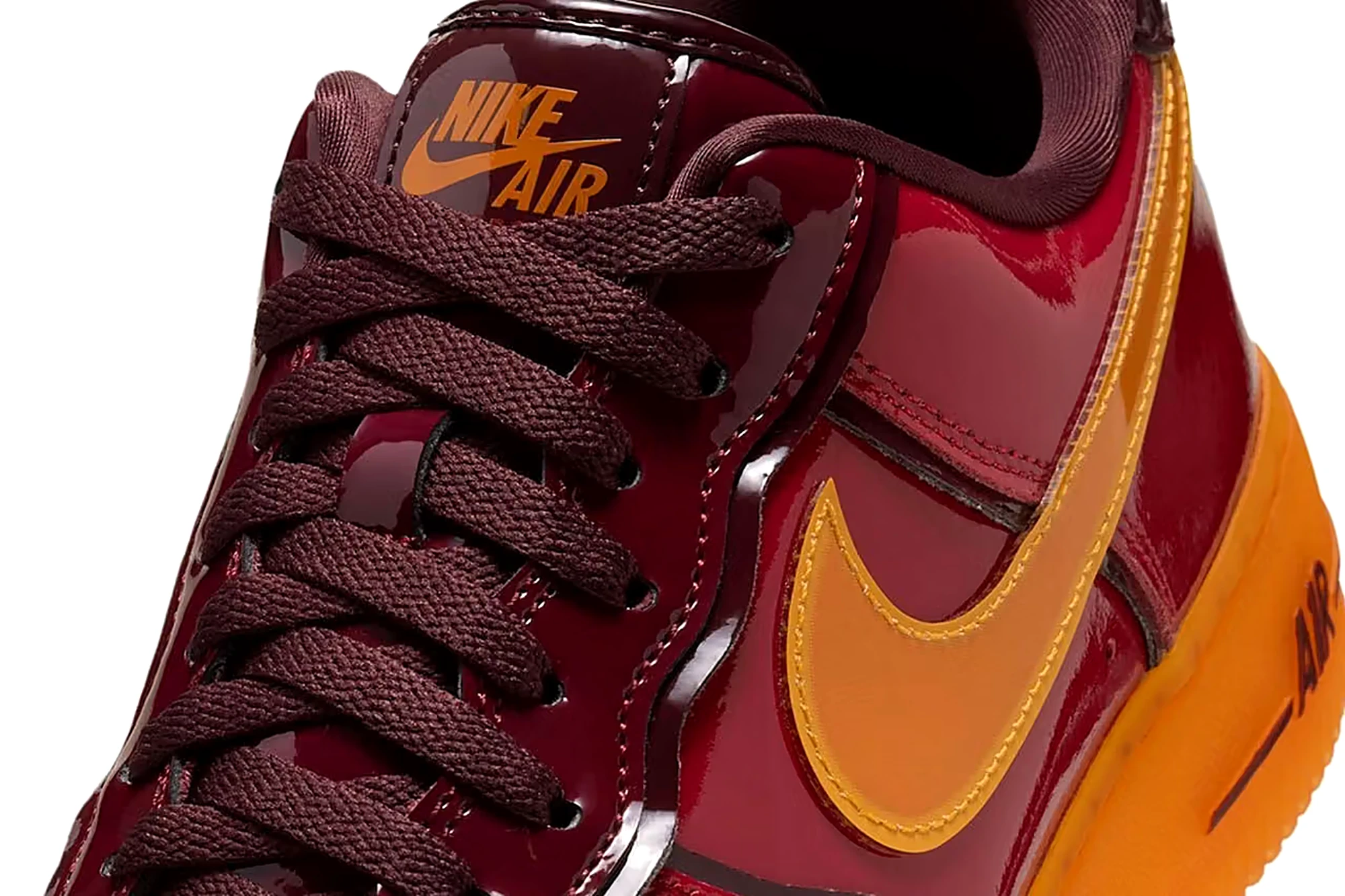 Nike Air Force 1 Low Iron Man IX8058-687 - dettaglio linguetta e Swoosh"