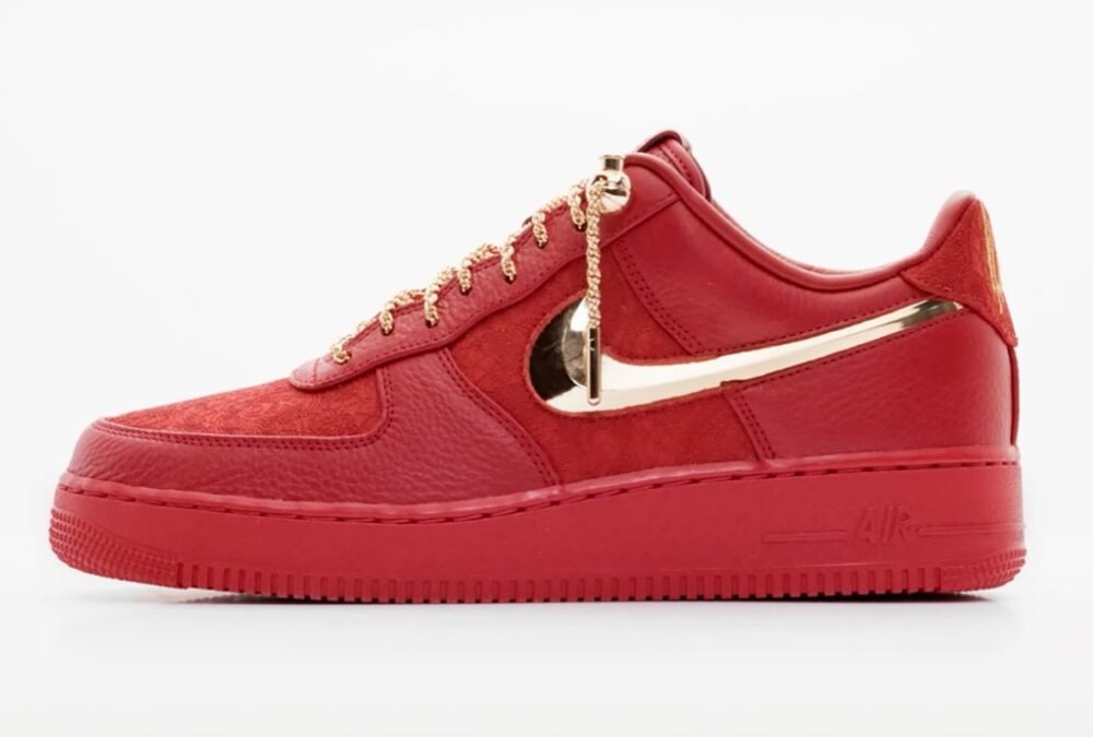 Victor Solomon x Nike Air Force 1 Low Gym Red IR2076-600 - vista laterale esterna